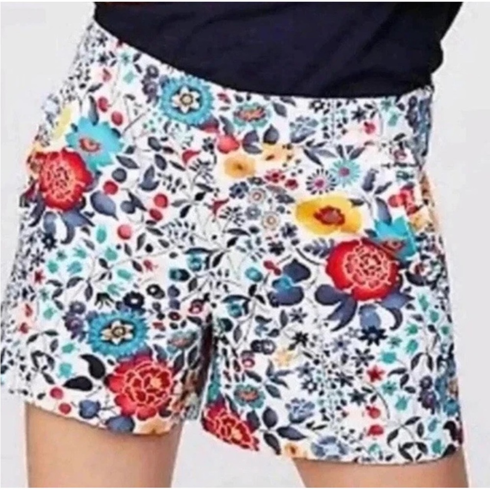 LOFT Womens Floral Ruffle Pocket Shorts-Size 6- 3.5” inseam Side Zip